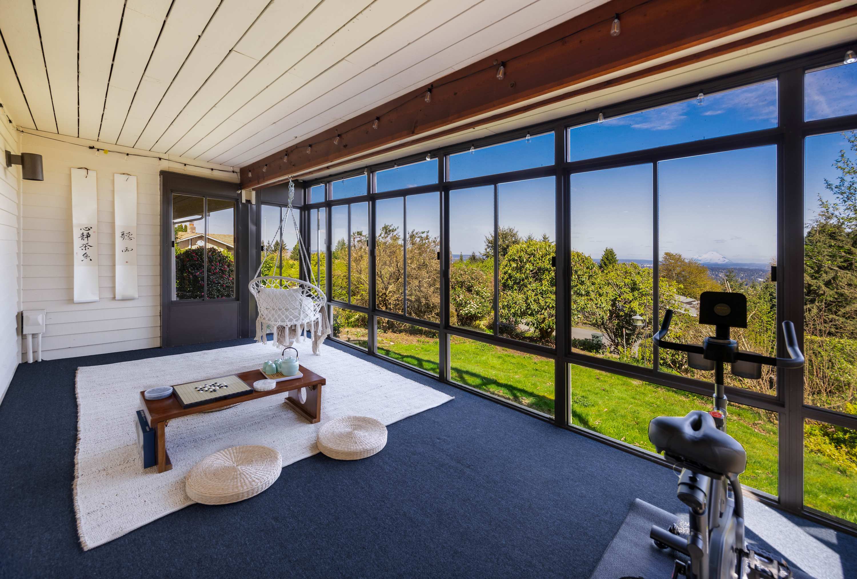 Bellevue sunroom with mountain views